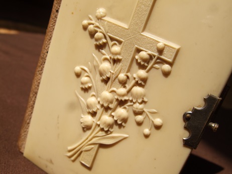 アンティーク聖書 セルロイド スズラン 十字架